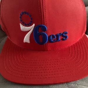 Flat Brim Adjustable Mitchell & Ness Red 76ers hat